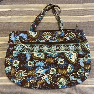 Zippered tote bag
